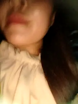 Snapshot of vivi_cute chatting on October 16, 2025, 11:44 am vivi cute online show from October 16, 2025, 11:44 am