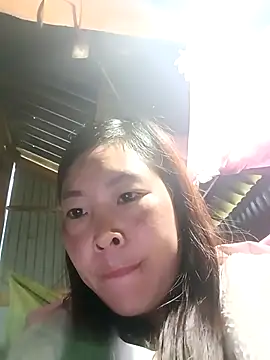 Snapshot of vivi_cute chatting on October 20, 2025, 2:12 am vivi cute online show from October 20, 2025, 2:12 am