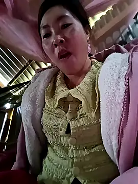 Snapshot of vivi_cute chatting on October 26, 2025, 2:06 am vivi cute online show from October 26, 2025, 2:06 am