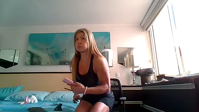 Mirianzapata 1 online show from November 30, 2025, 6:23 pm