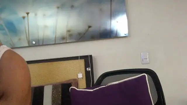 Snapshot of Mirianzapata_1 chatting on March 15, 2026, 2:28 am Mirianzapata 1 online show from March 15, 2026, 2:28 am