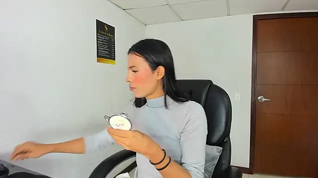 Aisha hotts777 online show from January 17, 2026, 3:33 am