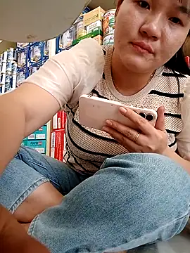 Snapshot of _Babyrose_ chatting on October 10, 2025, 6:01 am Babyrose online show from October 10, 2025, 6:01 am