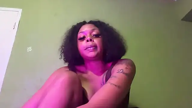 Snapshot of Liaprettygirl chatting on April 6, 2026, 2:42 am Liaprettygirl online show from April 6, 2026, 2:42 am