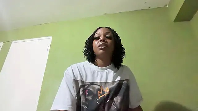 Snapshot of Liaprettygirl chatting on May 23, 2026, 4:18 am Liaprettygirl online show from May 23, 2026, 4:18 am