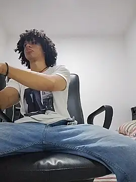 Snapshot of SoloRizo chatting on November 18, 2025, 2:28 am SoloRizo online show from November 18, 2025, 2:28 am