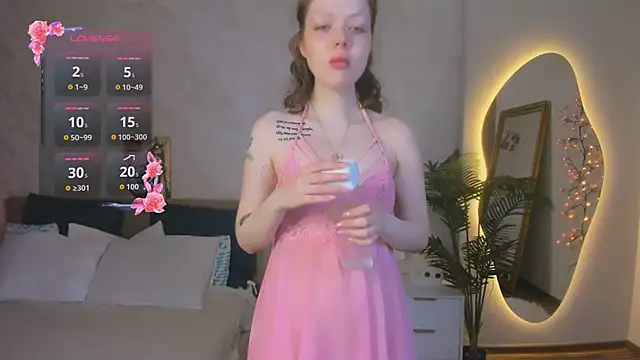 Lunar Lily online show from June 19, 2026, 5:01 am