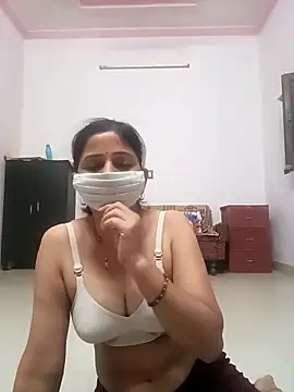 BITEXBABYlove online show from October 6, 2025, 2:47 pm