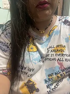 Snapshot of indian-hotmilfs chatting on September 28, 2025, 12:32 pm indian-hotmilfs online show from September 28, 2025, 12:32 pm