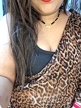 Snapshot of indian-hotmilfs chatting on October 4, 2025, 10:30 pm indian-hotmilfs online show from October 4, 2025, 10:30 pm