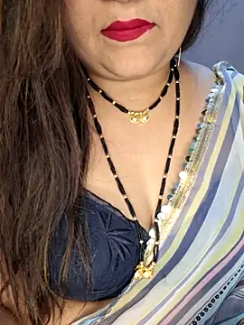 Snapshot of indian-hotmilfs chatting on October 11, 2025, 6:06 pm indian-hotmilfs online show from October 11, 2025, 6:06 pm