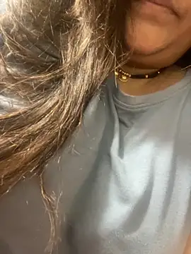 Snapshot of indian-hotmilfs chatting on October 31, 2025, 1:45 pm indian-hotmilfs online show from October 31, 2025, 1:45 pm