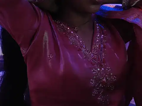 snow white123 online show from October 19, 2025, 8:42 pm