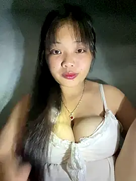 Snapshot of Lyrasss chatting on September 15, 2025, 4:07 pm Lyrasss online show from September 15, 2025, 4:07 pm