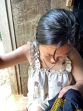 Snapshot of Lyrasss chatting on October 6, 2025, 2:53 am Lyrasss online show from October 6, 2025, 2:53 am