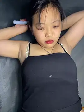 Snapshot of Lyrasss chatting on October 28, 2025, 7:23 am Lyrasss online show from October 28, 2025, 7:23 am