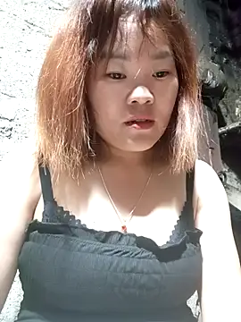 sukabae00 online show from May 3, 2026, 1:28 pm