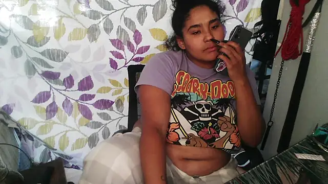 Snapshot of Mommybubbles2 chatting on October 23, 2025, 2:27 pm Mommybubbles2 online show from October 23, 2025, 2:27 pm