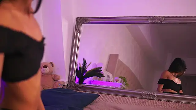 Snapshot of ChloeObril chatting on September 23, 2025, 3:31 am ChloeObril online show from September 23, 2025, 3:31 am