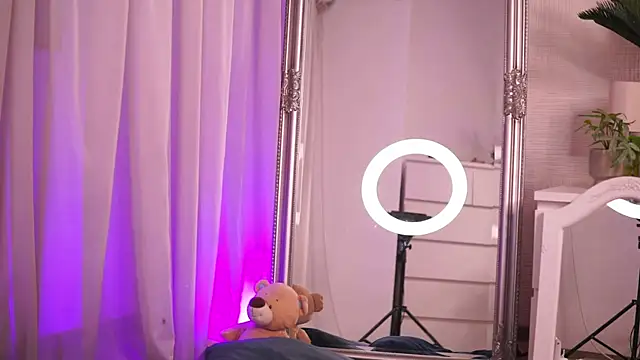 Snapshot of ChloeObril chatting on October 12, 2025, 4:55 am ChloeObril online show from October 12, 2025, 4:55 am