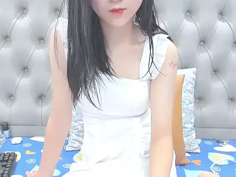 Snapshot of _ly__ chatting on October 2, 2025, 3:30 pm  ly   online show from October 2, 2025, 3:30 pm