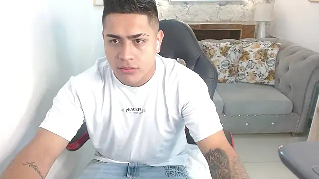 Aaronn 12 online show from September 9, 2025, 12:05 pm