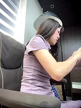 littleqiu online show from September 24, 2025, 8:50 am