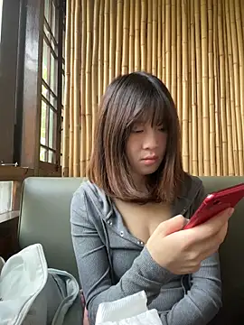 littleqiu online show from April 23, 2026, 10:58 am