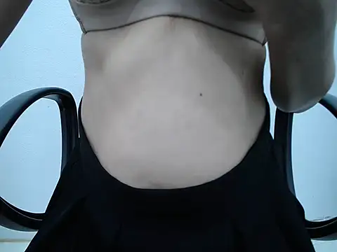 Snapshot of _Lady- chatting on October 16, 2025, 8:32 pm Lady- online show from October 16, 2025, 8:32 pm