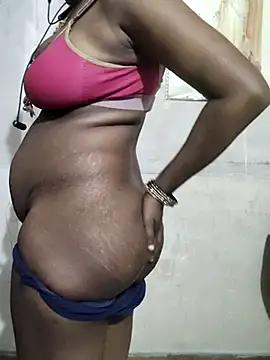 Snapshot of p0a8 chatting on November 6, 2025, 9:21 am p0a8 online show from November 6, 2025, 9:21 am