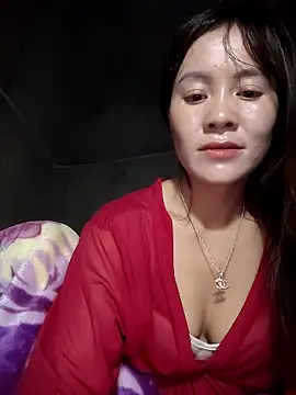 TinTim02 online show from May 7, 2026, 9:42 pm