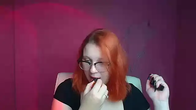 ScarletVixen  online show from September 11, 2025, 7:47 pm