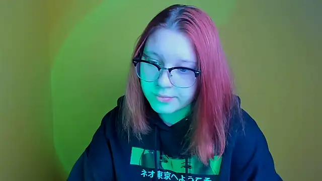 ScarletVixen  online show from September 15, 2025, 5:46 pm