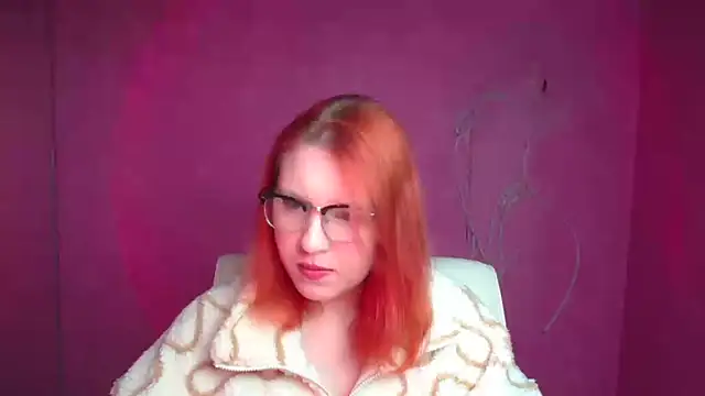 ScarletVixen  online show from September 17, 2025, 5:36 pm