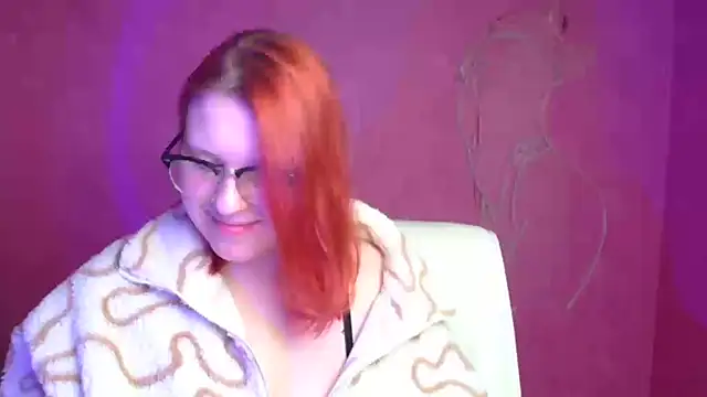 ScarletVixen  online show from September 18, 2025, 11:34 am