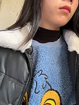 thaoyeuuu online show from December 5, 2025, 3:26 am