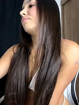 Snapshot of Scarlett05 chatting on October 1, 2025, 1:11 am Scarlett05 online show from October 1, 2025, 1:11 am