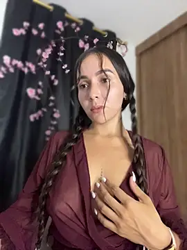 Scarlett05 online show from July 8, 2026, 1:21 am