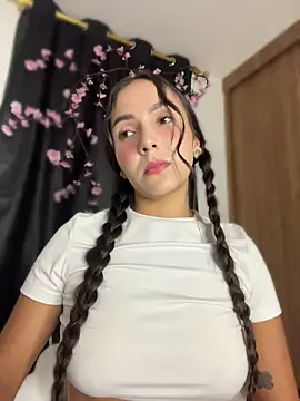 Scarlett05 online show from July 17, 2026, 1:34 am