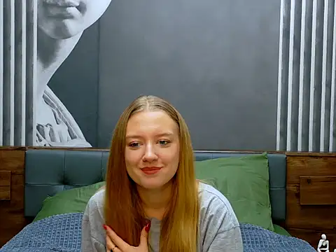 DarcyWilsy online show from October 6, 2025, 9:01 pm