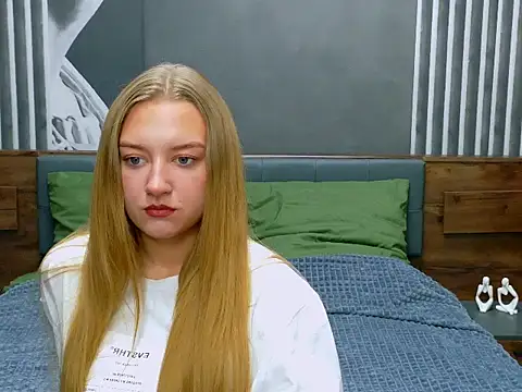 DarcyWilsy online show from October 14, 2025, 11:16 pm