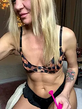 Bellissa  online show from December 1, 2025, 1:49 pm