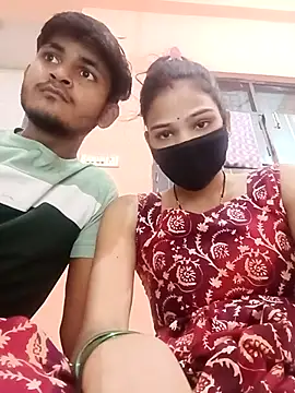 Snapshot of Roopacouple9 chatting on October 18, 2025, 4:52 pm Roopacouple9 online show from October 18, 2025, 4:52 pm