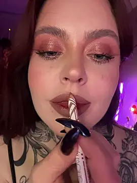 Snapshot of Mariiiiiway chatting on October 26, 2025, 7:42 pm Mariiiiiway online show from October 26, 2025, 7:42 pm