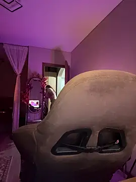 Snapshot of Mariiiiiway chatting on October 27, 2025, 7:40 pm Mariiiiiway online show from October 27, 2025, 7:40 pm