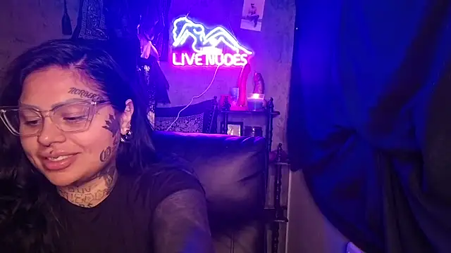 chicanachic13 online show from February 13, 2026, 6:53 am