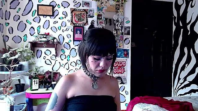 MistressMariam  online show from September 26, 2025, 4:00 pm