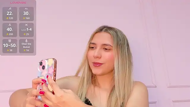 Snapshot of MaddieTease chatting on October 28, 2025, 1:03 pm MaddieTease online show from October 28, 2025, 1:03 pm