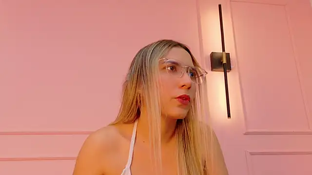 MaddieTease online show from December 22, 2025, 1:41 pm