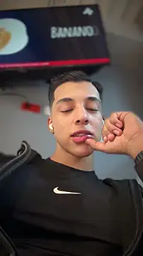 Troye Williams online show from March 30, 2026, 11:28 pm